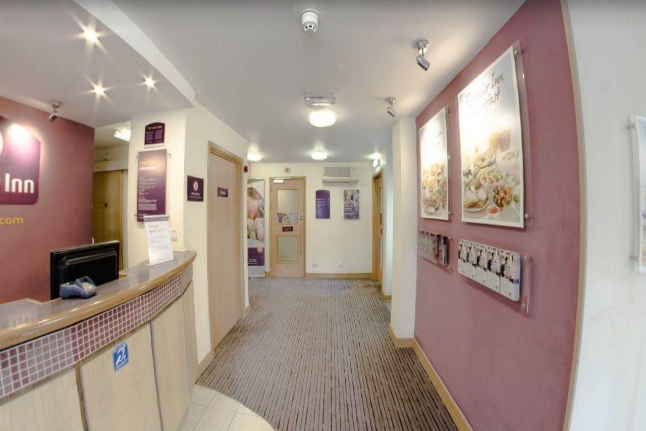 Premier Inn Portsmouth Horndean Exterior foto